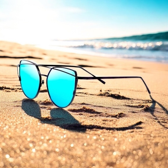 Boutique Accessories - 🐬BOUTIQUE Aqua Blue Mirrored Cat Eye Sunglasses🐬